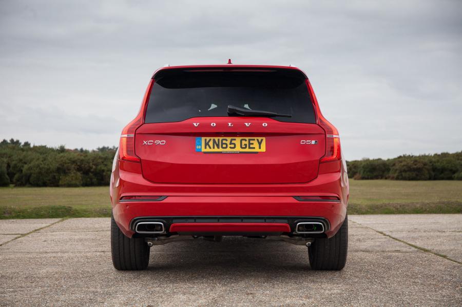  Volvo XC90 D5 R-Design 2015 года  (UK) (фото 14 из 44)
